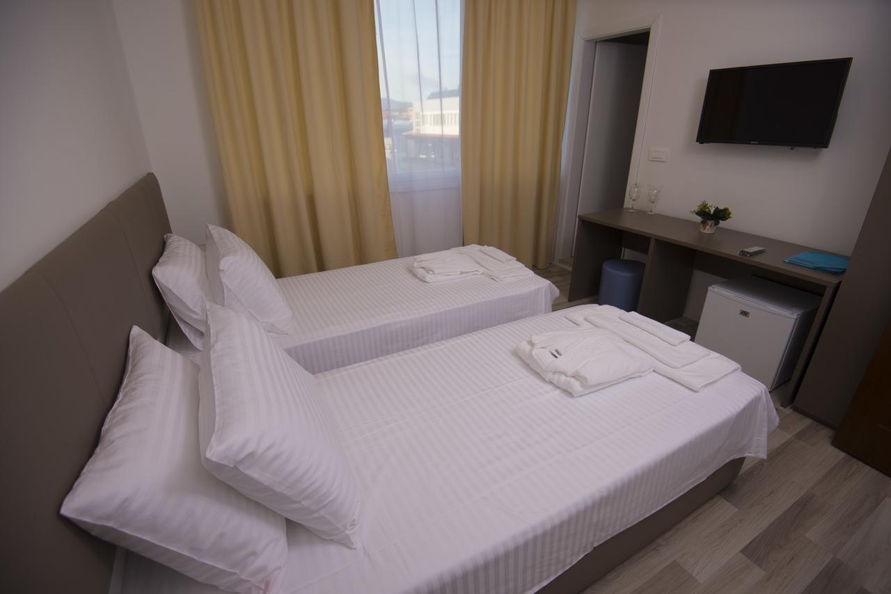 אוהריד Hotel Village מראה חיצוני תמונה